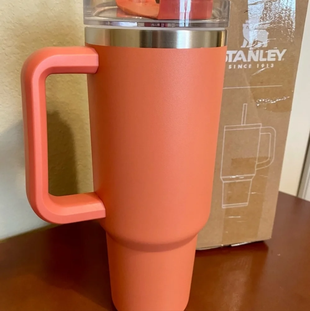 Stanley Adventure Quencher Travel Tumbler 40 Oz - GRAPEFRUIT - Spring 2022 - Picture 3 of 4